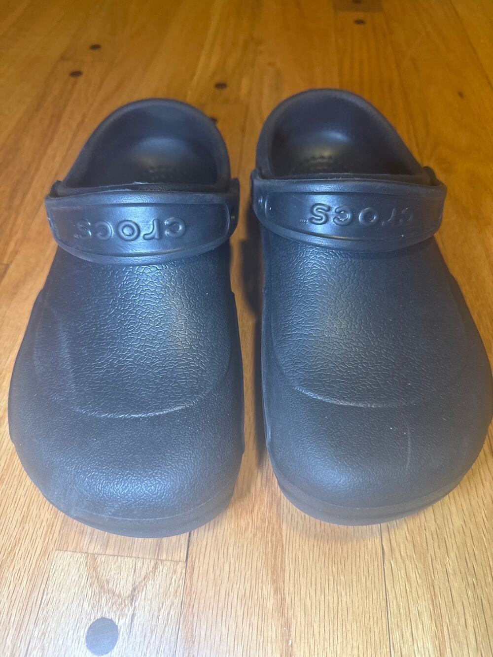 Crocs Bistro Work Clogs Black Slip Resistant M6 W8 Nursing Shoes